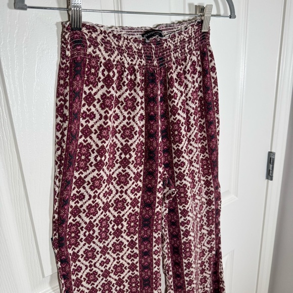 Brandy Melville Boho High Waisted Lightweight Wide Leg Pants - One Size - Picture 2 of 6